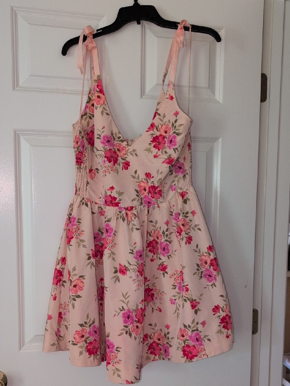 Old Navy Tie Straps Short Dress.